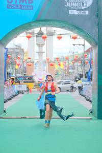 BIB: 231
                            <button type="button" onclick="openModal(21761898)" class="btn btn-primary btn-sm float-right btn-popup" data-toggle="modal" data-target=".modal-high-quality">
                        <i class="fas fa-shopping-cart"></i> Add to Cart
                    </button>
                                            <button type="button" onclick="isThisMe(21761898, true)" class="btn btn-success btn-sm float-right btn-popup btn-isme hidden" data-toggle="tooltip" data-placement="bottom" title="นี่คือรูปของคุณใช่ไหม คลิกที่นี่เพื่อเอาเข้าอัลบั้ม">
                        <i class="fas fa-plus"></i> Add to album
                    </button>
                    <button type="button" onclick="isThisMe(21761898, false)" class="btn btn-warning btn-sm float-right btn-popup btn-isnotme hidden">
                        <i class="fas fa-ban"></i> Remove from album
                    </button>